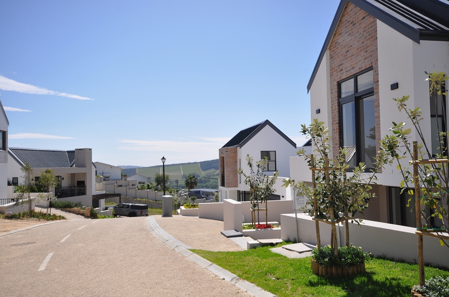 3 Bedroom Property for Sale in La Roche Western Cape